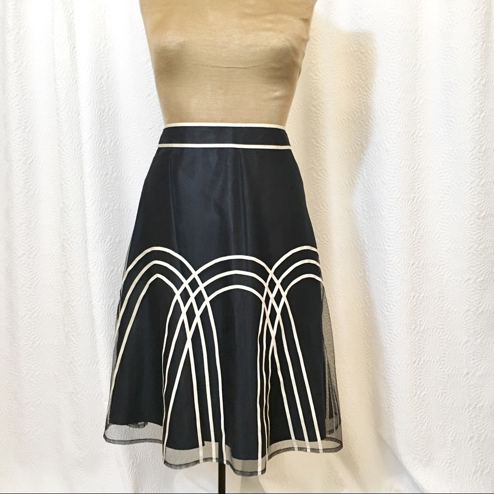 Ann Taylor loft mesh overlay skirt